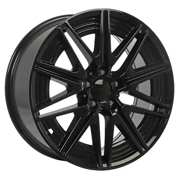 Replica 322 18x7.5 ET33 66.6 Gloss Black / Michelin X Ice