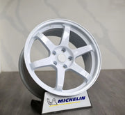 TE37 Style 18x8.5 5x114.3 ET 35 CB73.1 Gloss White