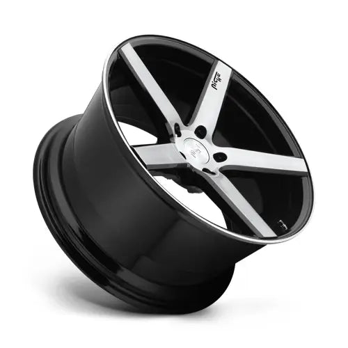 Niche M124 MILAN 18X8.0 5x114.3 ET40 CB72.56mm
