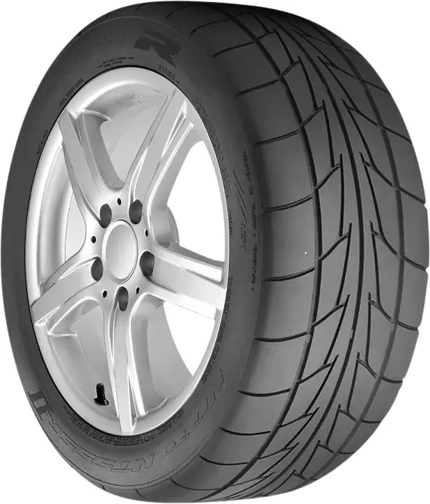 Nitto NT-555R R2 275/40R19 101W SL