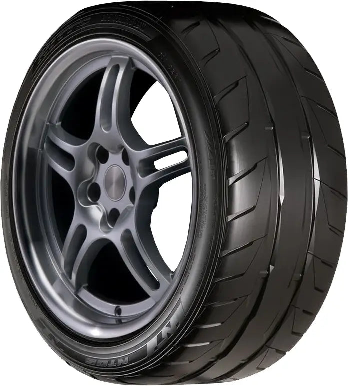 Nitto NT-05 275/35R18 95W