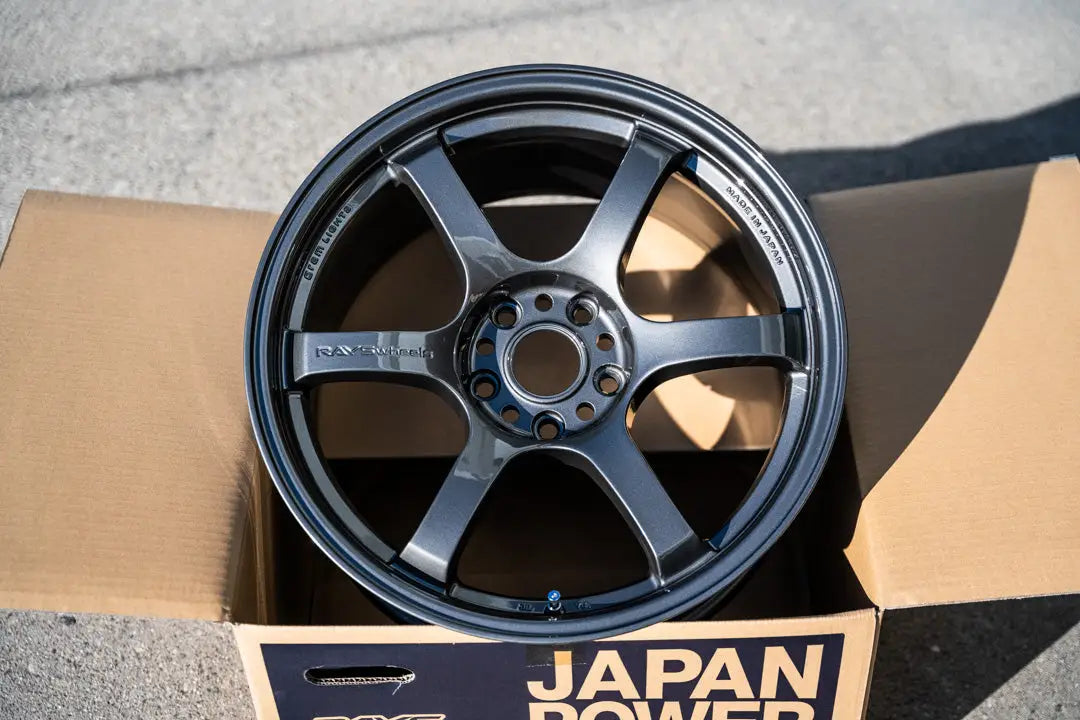 Rays Gram Lights 57DR 18x9.5 5x114.3mm ET38 CB73.1mm HS